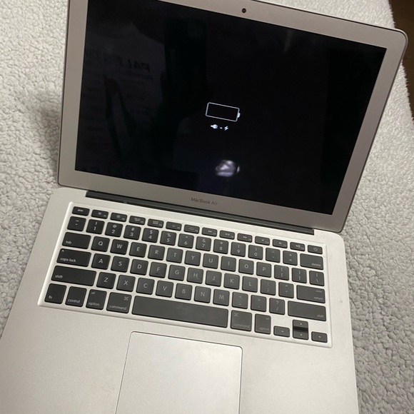 MacBook Air 13inch - Picture 1 of 2